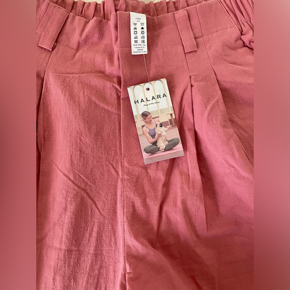 NWT halara wide leg pant. Super cute